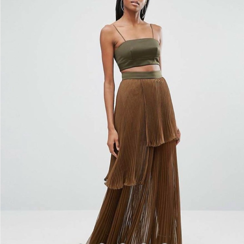 Elegant Olive Green Pleated Skirt